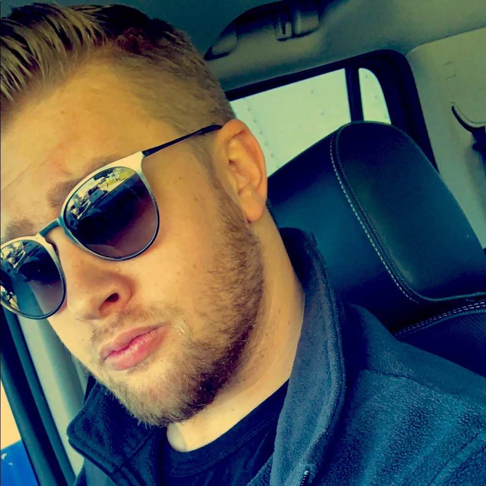 Meet your Posher, Christopher